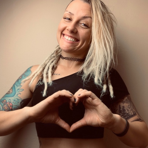 Meet your Posher, Jepha - Picture 1 of 2